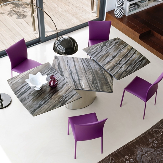 Draenert Stühle Nobile Soft 2076 in lila, Tisch Adler 1280-II mit Steinplatte