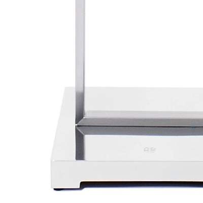 Ghyczy Detailaufnahme vom Fuß der Leuchte MW24 Lotis