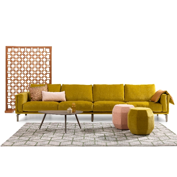 Leolux Bellice Sofa extrabreit in curry Stoffbezug