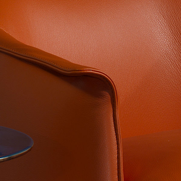 Armlehne von Sessel Bohème in orange von Cierre