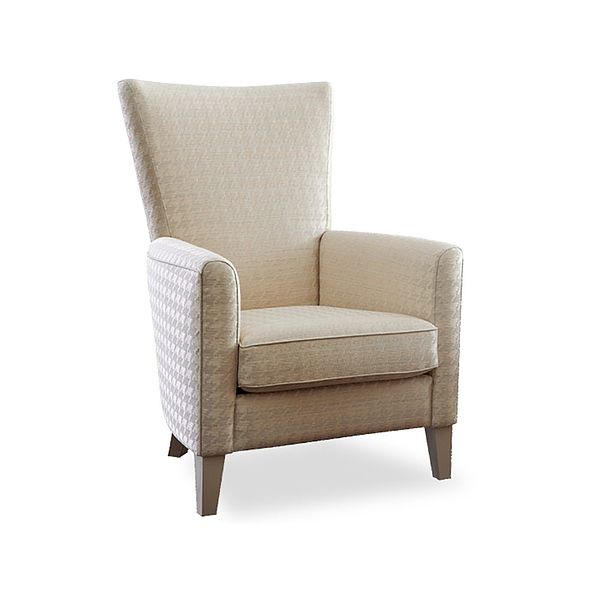 BW Hochlehnsessel Conte mit vanillefarbenem Stoffbezug als Sonderangebot.