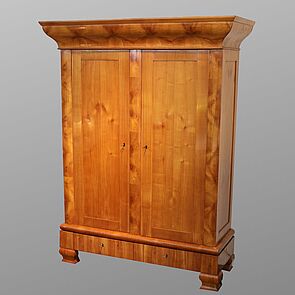 Kirschbaum Schrank (9380)