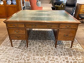 Parner Desk aus Mahagoniholz. 