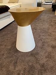 Beistelltisch Cone in weiß - Blattgold zum Sonderpreis wegen Abverkauf