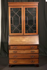 englischer Sekretär mit sprossenverglastem Vitrinenaufsatz, Mahagoni mit Bandintarsien Edwardian um 1910  