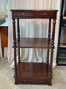 Whatnot Etagere aus Mahagoniholz. England um 1840 